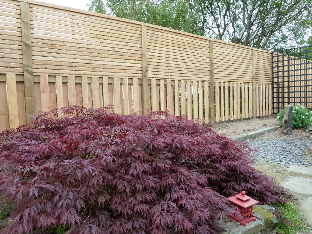 Contemporary bespoke fence for Japanese garden