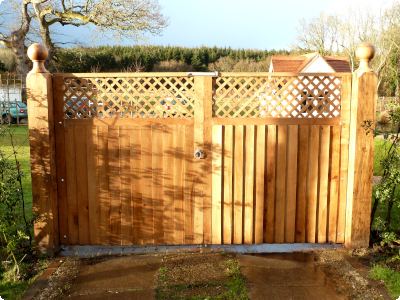 sawn Oak gates